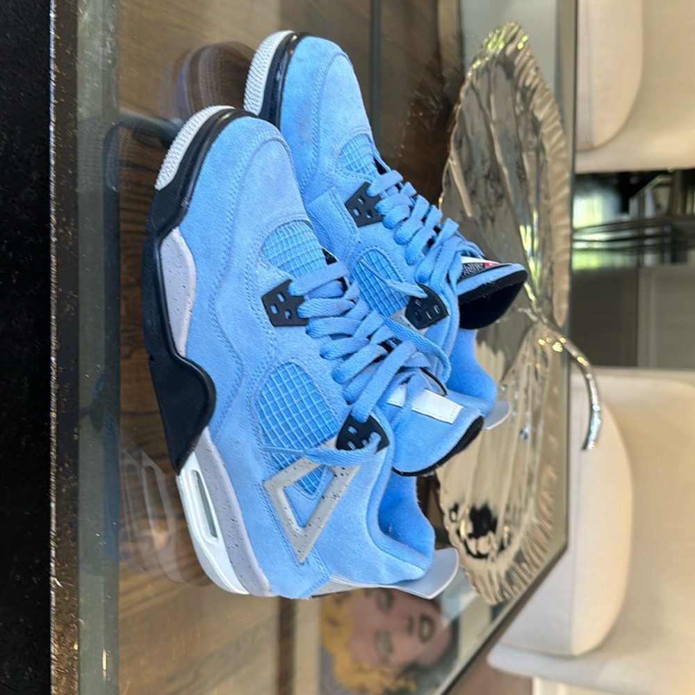 UNC Jordan 4